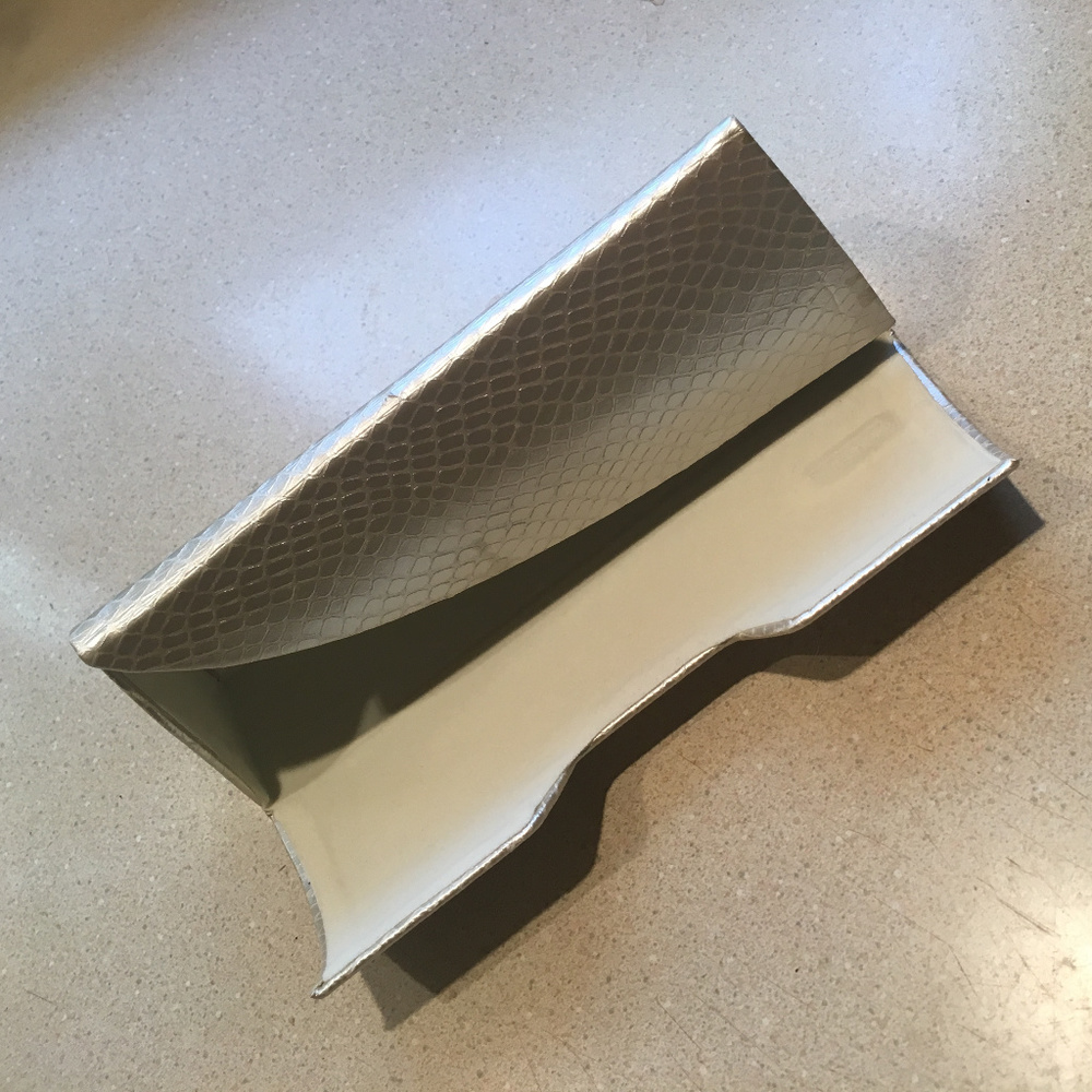 NEW Folding Readers/Eyeglasses Case